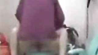 Legg scopata மசாஜ் அட்டவணை சிற்றின்ப கே கலை மீது fucked