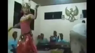 இளம் அழகான ஜோடியின் வாய்வழி வேடிக்கை x காமம்